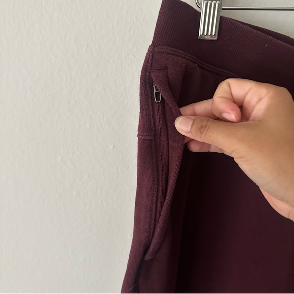 Lululemon Cropped Sweatpants in Burgundy XL - Picture 6 of 11